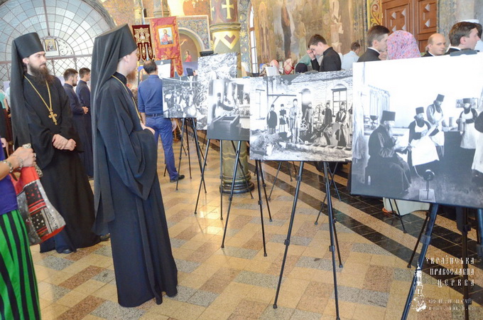 В Киево-Печерской Лавре открылась фотовыставка "Путешествие на Афон"
