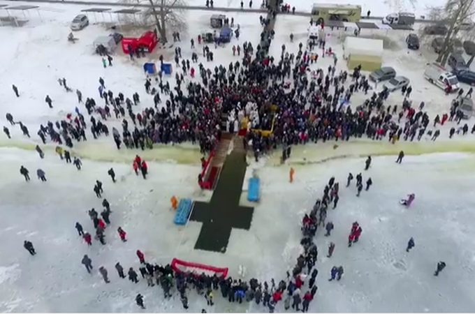 В праздник Крещения Господня Предстоятель УПЦ освятил воды Днепра (ВИДЕО, ФОТО)