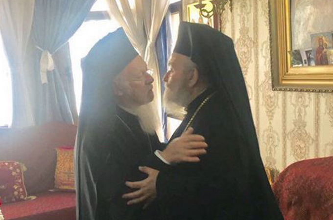 Патриарх Варфоломей впервые посетил бывшего патриарха Иерусалимского