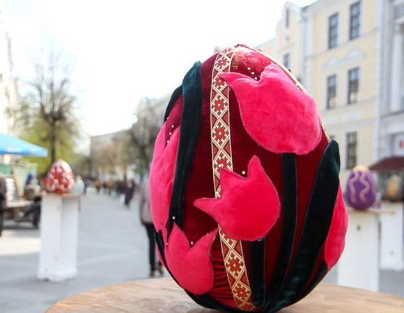 "Easter in Zhytomyr": a giant pysanka stolen from Easter fair