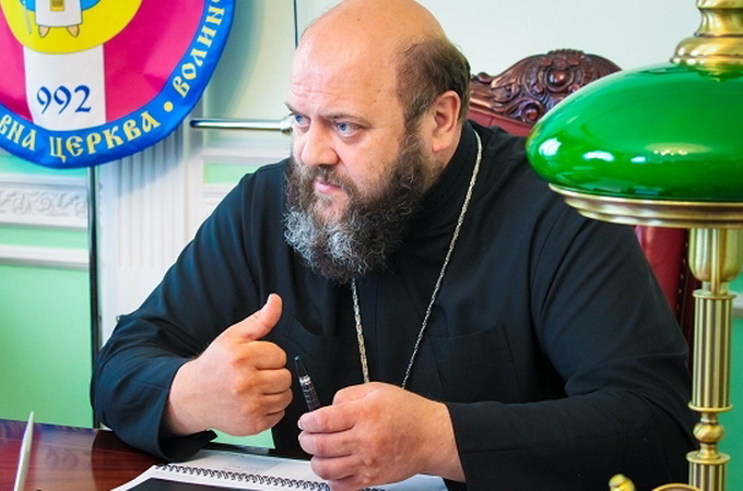 Filaret orders to drive out to the street Lutsk publishing house "Initial"