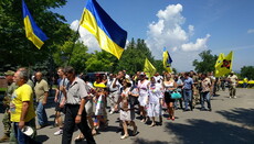 В Белгород-Днестровском радикалы потребовали выделить землю несуществующей общине УПЦ КП