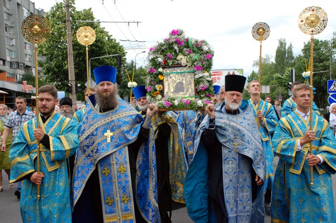 Тысячи верующих встретили Касперовскую икону Божией Матери в Волынской епархии (ФОТО)
