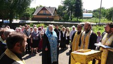 Епископ Тихон молитвенно поддержал прихожан Благовещенского храма в Коломые