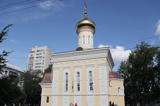 На месте высадки из поезда Царской семьи в Екатеринбурге освятили храм