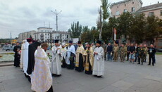 В УПЦ вознесли молитвы за упокой жертв Иловайской трагедии