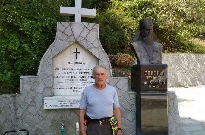Пенсионер за два месяца доехал на велосипеде до Афона из Минска
