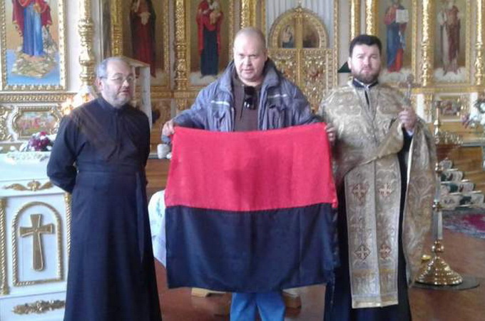 У Миколаєві Київський патріархат освятив прапори ОУН