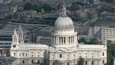 Англиканские священники протестуют против либерализации с помощью листовок