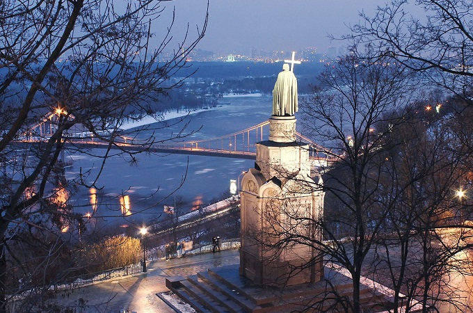 Media: Prince Vladimir called "impostor", his monument demanded to be dismantled