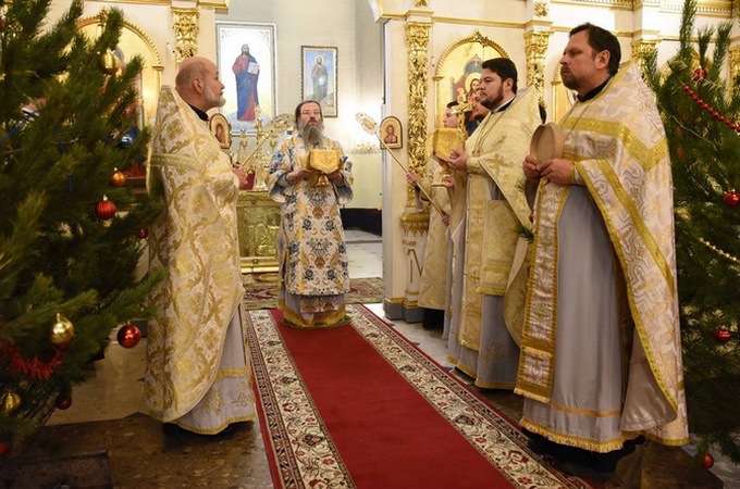 Иерарх УПЦ: Смыслом новогодних праздников должна быть радость духовная