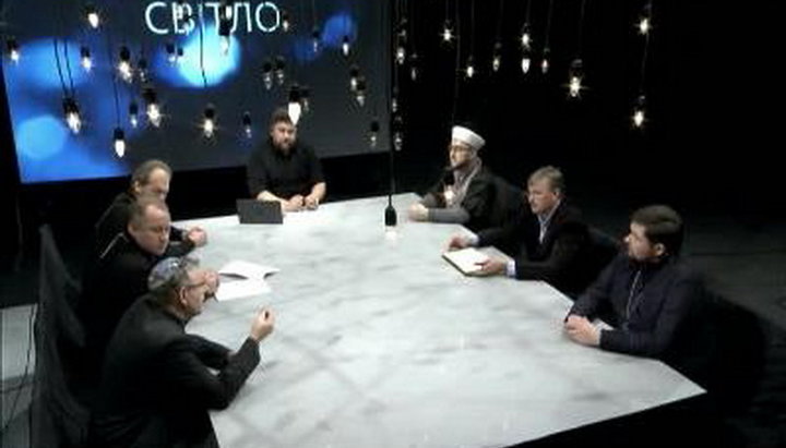 Дискуссионное шоу «Світло» на «UA: Перший»