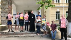 Православная молодежь передала помощь Одесскому медцентру