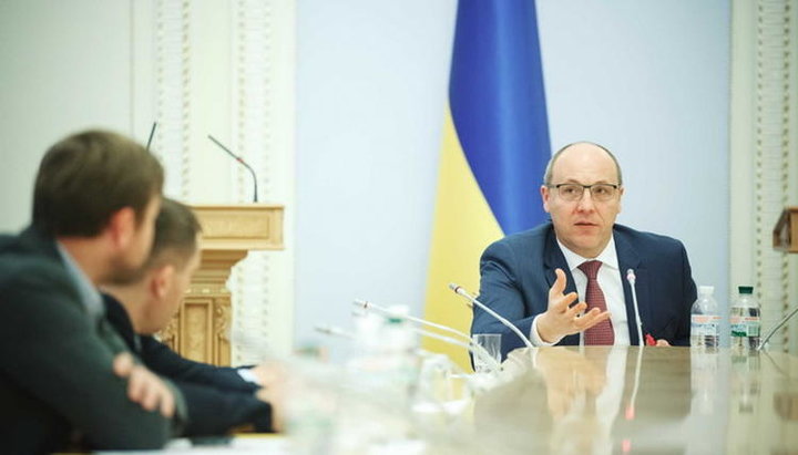 Andrey Parubiy, negatively disposed towards the canonical Church, is one of the first who signed the letter to the Primate of the UOC
