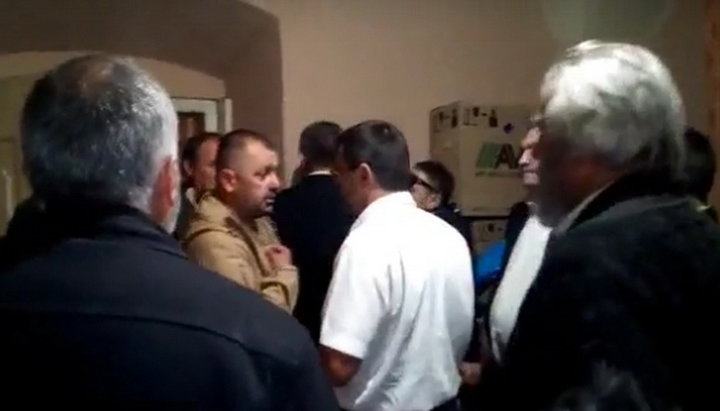 The Right Sector accused the believers of the UOC that they do not go to the "normal" Church