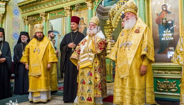 Патриарх Александрийский и всей Африки Феодор II на Божественной литургии в Свято-Троицком соборе Одессы