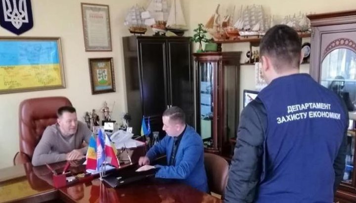 Мэра-агитатора за ПЦУ поймали на взятке