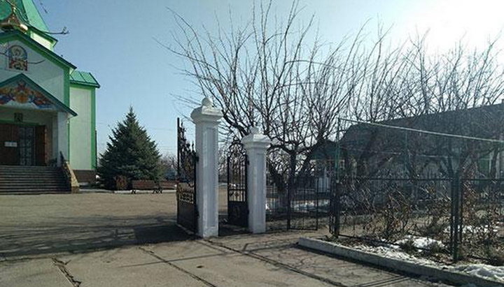 Неизвестные проникли на территорию Свято-Варваринского храма в Первомайске