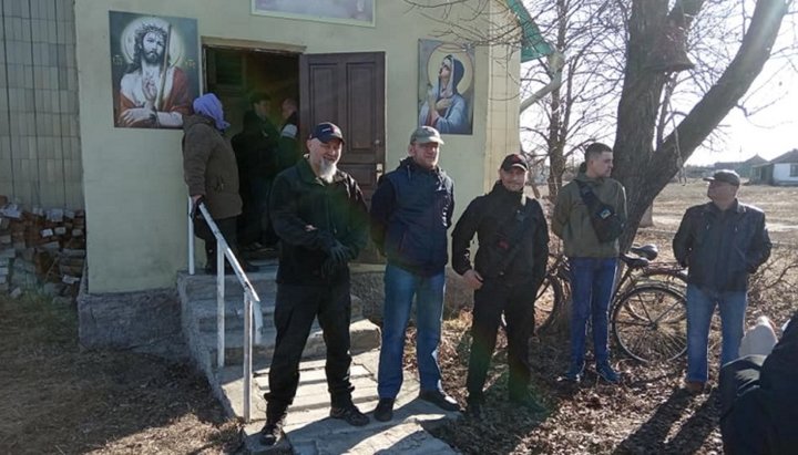 Активисты ПЦУ самовольно взломали замки и проникли в храм УПЦ в селе Ковпыта.