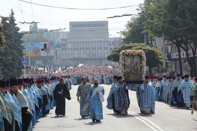 У Житомирі відбувся Хресний хід на честь ікони Божої Матері "Подільська" (ФОТО)