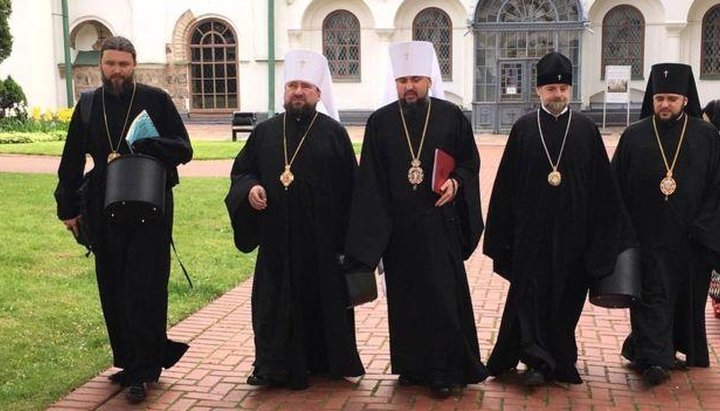 "Синод" ПЦУ дает брифинг после заседания. Фото: ВВС Україна