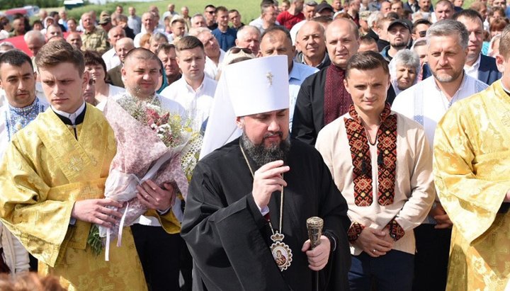 Епифаний провел молебен на символической могиле бойцов УПА. Фото: Facebook