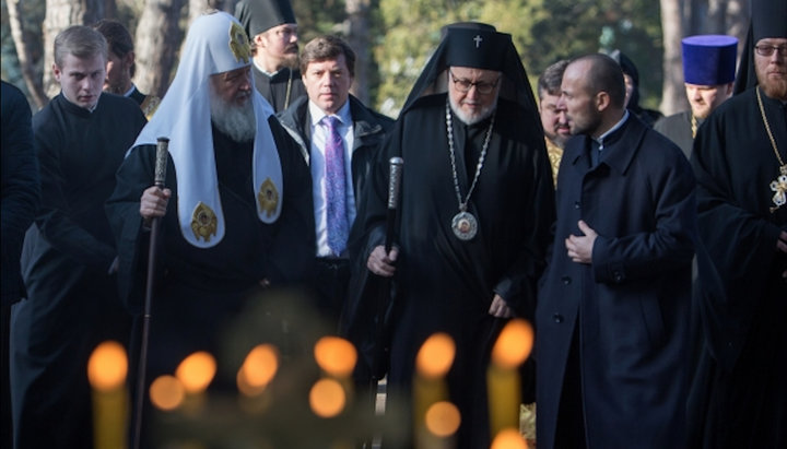 Святейший Патриарх Кирилл и архиепископ Иоанн (Реннето).Париж, 2016 год. Фото: livejournal.com