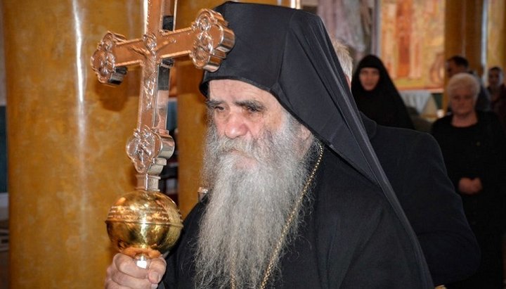 Αρχιεπίσκοπος Τσετίνιε Μητροπολίτης Μαυροβουνίου και Παραθαλασσίας Αμφιλόχιος (Ράντοβιτς). Φωτογραφία: ιστότοπος της μητρόπολης Μαυροβουνίου και Παραθαλασσίας της Σερβικής Εκκλησίας