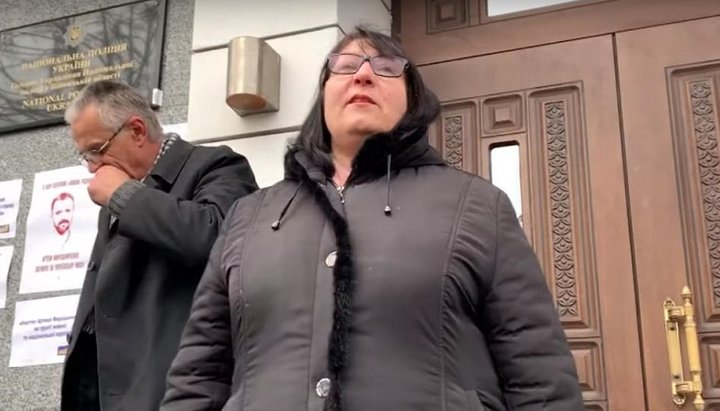 Адвокат начальника управления по делам национальностей и религий Винницкой ОГА Снежана  Чубенко на пикете в Виннице. Фото: скрин видео