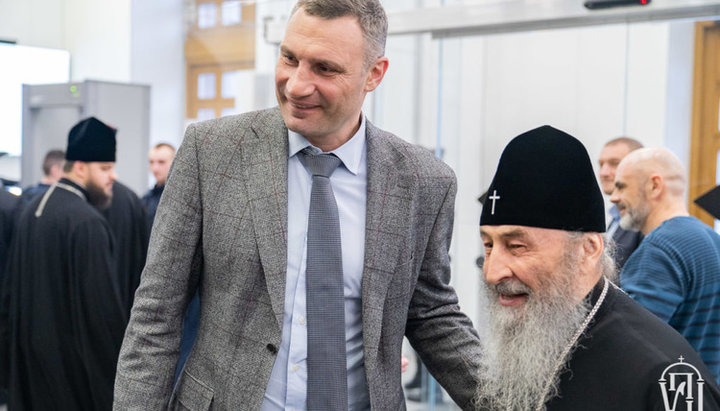 Предстоятель УПЦ зустрівся з мером Києва через ситуацію з коронавірусом