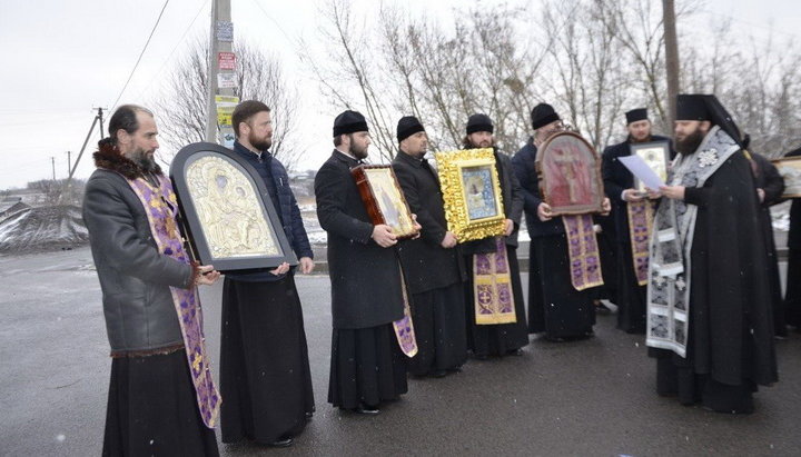 Духовенство Рівного звершило хресний хід з іконою «Віднайдення загиблих»
