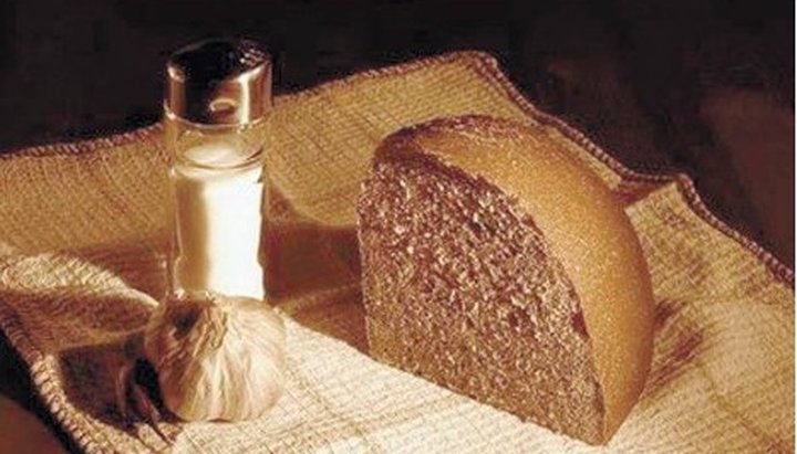 Чи можна звичайній людині постити за монастирським статутом?