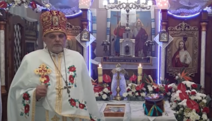 Lviv: OCU "priest" closes church for parishioners, handing it to daughter