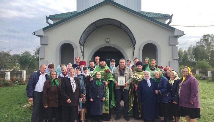 Authorities okey "transition" of Halynivka community to OCU under pressure