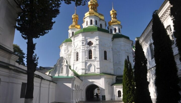 Какие ограничения будут действовать на празднование Пасхи в Украине