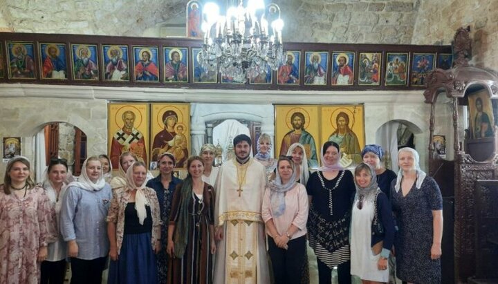 Священик УПЦ провів Великодні богослужіння для українців у Лівані