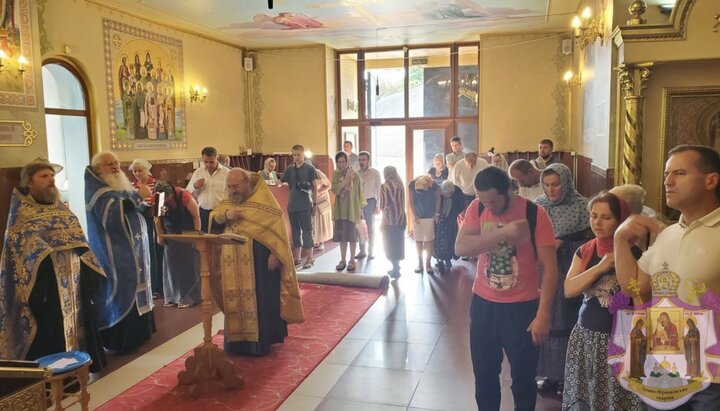 Спільна молитва перед початком хресного ходу в храмі Преображення Господнього м. Івано-Франківськ. Фото: ivano-frankivsk.church.ua