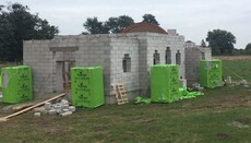 В Сусвале пострадавшая от ПЦУ община за три недели возвела стены храма
