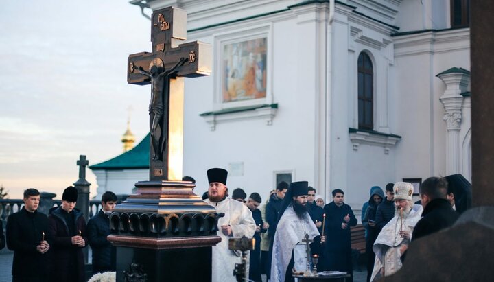 Заупокійна літія за Блаженнішим Митрополитом Володимиром. Фото: kdais.kiev.ua