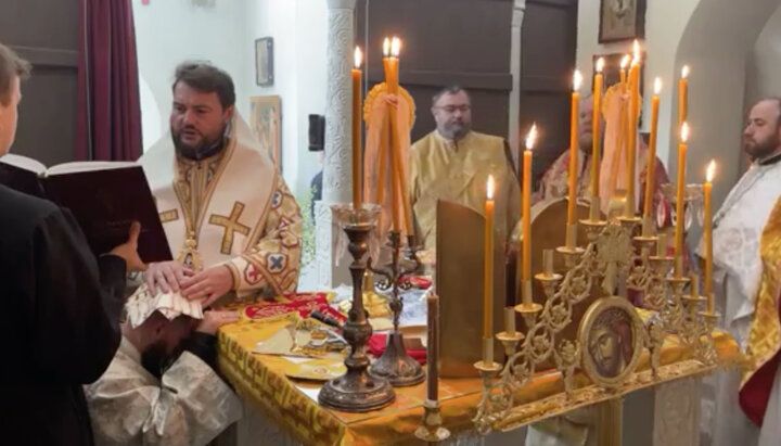 Ex-Metropolitan of the Ukrainian Orthodox Church Alexander (Drabinko) "ordains" a new "deacon" for the OCU. Photo: facebook.com/oleksandr.drabinko