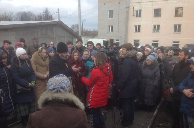 Who is bothered by an Orthodox church in Khmelnytskyi?