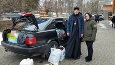 В Харькове священники УПЦ развозят продукты и поддерживают людей в укрытиях