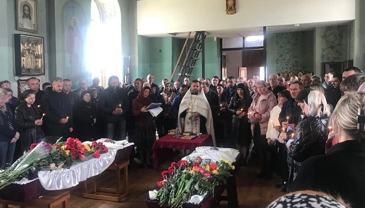 В Харьковской и Ровенской епархиях УПЦ отпели воинов