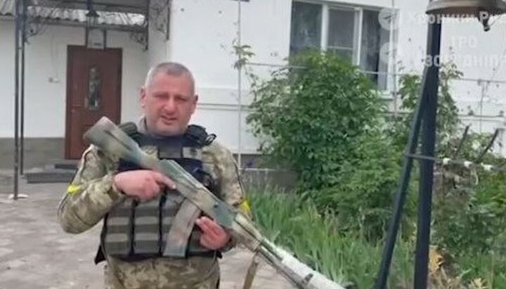 "Azov" steals icons from UOC temple in Velyka Novosilka to give them to OCU