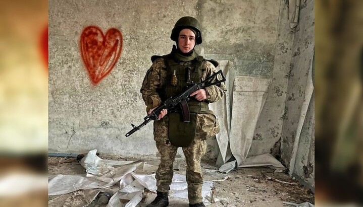 православный воин Максим Горюк призывает гонителей Церкви воевать с вооруженным врагом, а не с безоружными священниками. Фото: otrok.org