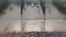 В Шепетовке верующие УПЦ в молитвенном стоянии защитили собор