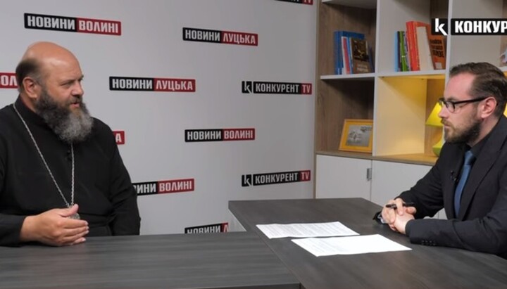 Михаил Зинкевич «усовершенствовал» евангельские слова в эфире ТВ. Фото: скриншот видео «Конкурент ТV»