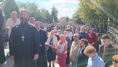 In Khodosivka, Drabinko's "monks" gather residents for a raider attack