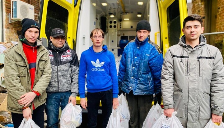 Социальный отдел УПЦ передал гумпомощь Украинскому обществу слепых