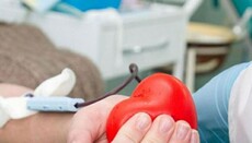 У Запоріжжі священики та парафіяни УПЦ здали кров для онкохворих дітей
